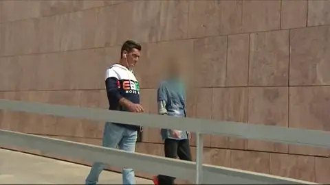 Comienza el juicio al hombre que agredió a su pareja y quedó tetrapléjica al intentar huir por la ventana Comienza el juicio al hombre que agredió a su pareja y quedó tetrapléjica al intentar huir por la ventana