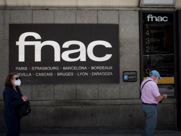 La justicia obliga a FNAC a entregar móviles de 699 euros a 124 tras un "error tipográfico"