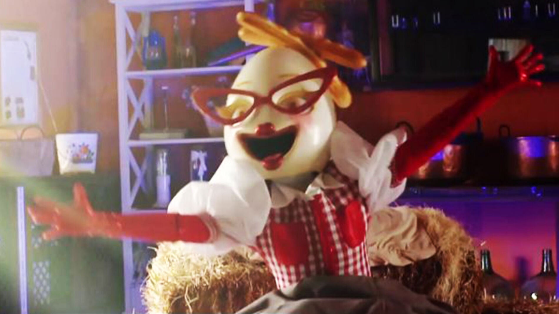 Pista sobre Huevo de 'Mask Singer': "A algunos huevos famosos se les ha subido la huevina a la cabeza"