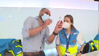 ¿Qué pasa con los 'culillos' sobrantes de los viales de vacunas contra el coronavirus?