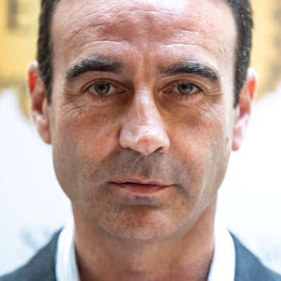 Enrique Ponce, ante los medios