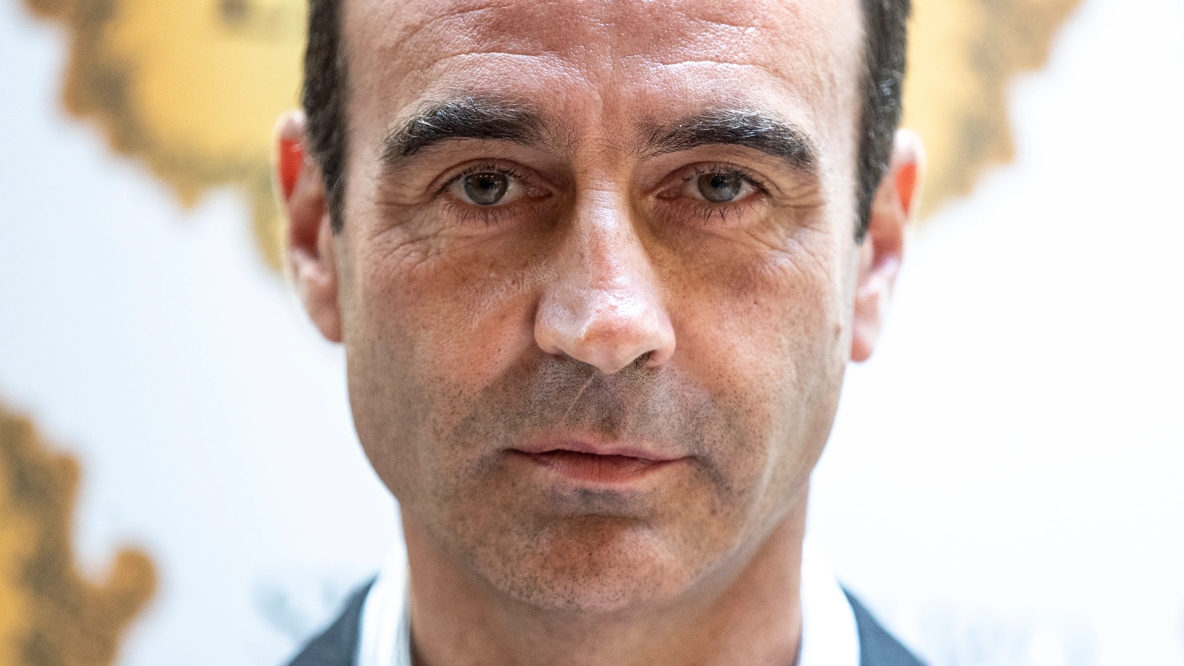 Enrique Ponce, ante los medios