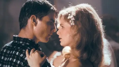Tom Cruise y Kyra Sedgwick en 'Nacido el 4 de julio' Tom Cruise y Kyra Sedgwick en 'Nacido el 4 de julio'
