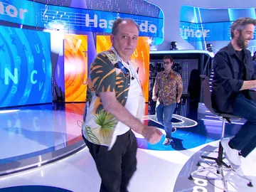 Pablo y Javier, los protagonistas de un pase de modelos al ritmo de ‘Hasiendo el amor’ Pablo y Javier, los protagonistas de un pase de modelos al ritmo de ‘Hasiendo el amor’