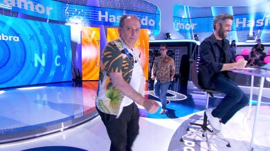 Pablo y Javier, los protagonistas de un pase de modelos al ritmo de ‘Hasiendo el amor’