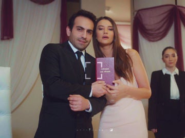 "¿Quieres casarte conmigo?", la sorprendente petición de Candan a Demir