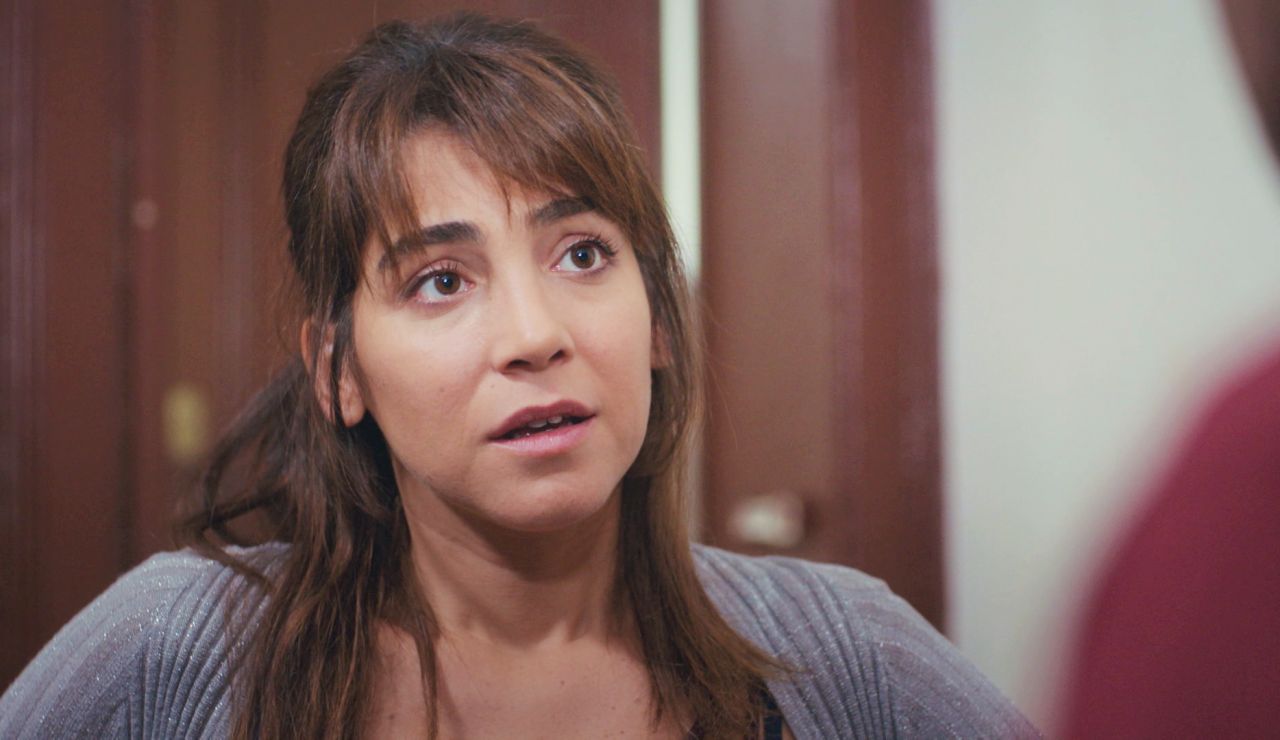 Ceyda anima a Arif a trabajar en la cafetería de Emre pero le advierte: "Hay una cosa que debes saber" Ceyda anima a Arif a trabajar en la cafetería de Emre pero le advierte: "Hay una cosa que debes saber"
