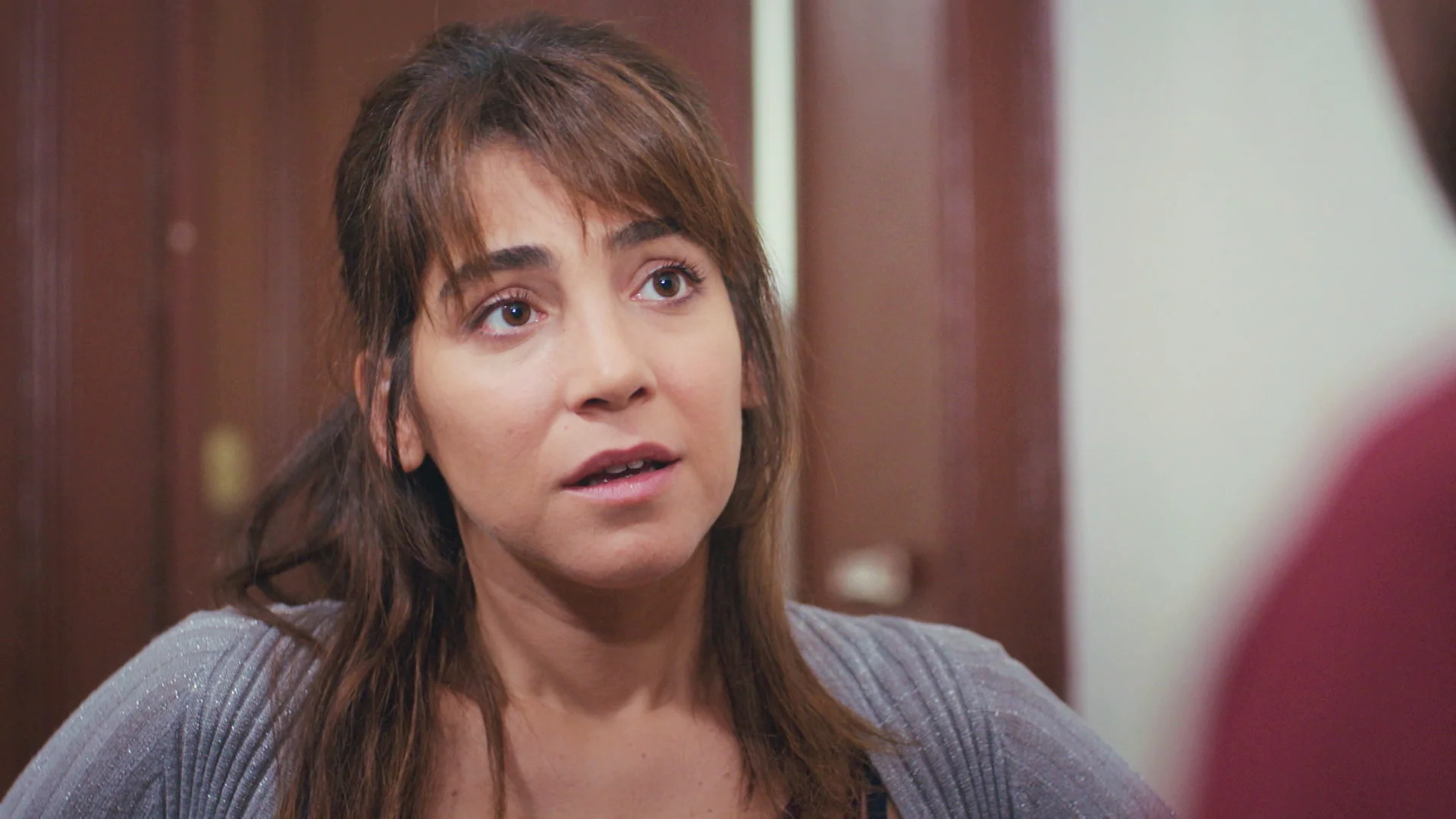 Ceyda anima a Arif a trabajar en la cafetería de Emre pero le advierte: "Hay una cosa que debes saber" Ceyda anima a Arif a trabajar en la cafetería de Emre pero le advierte: "Hay una cosa que debes saber"