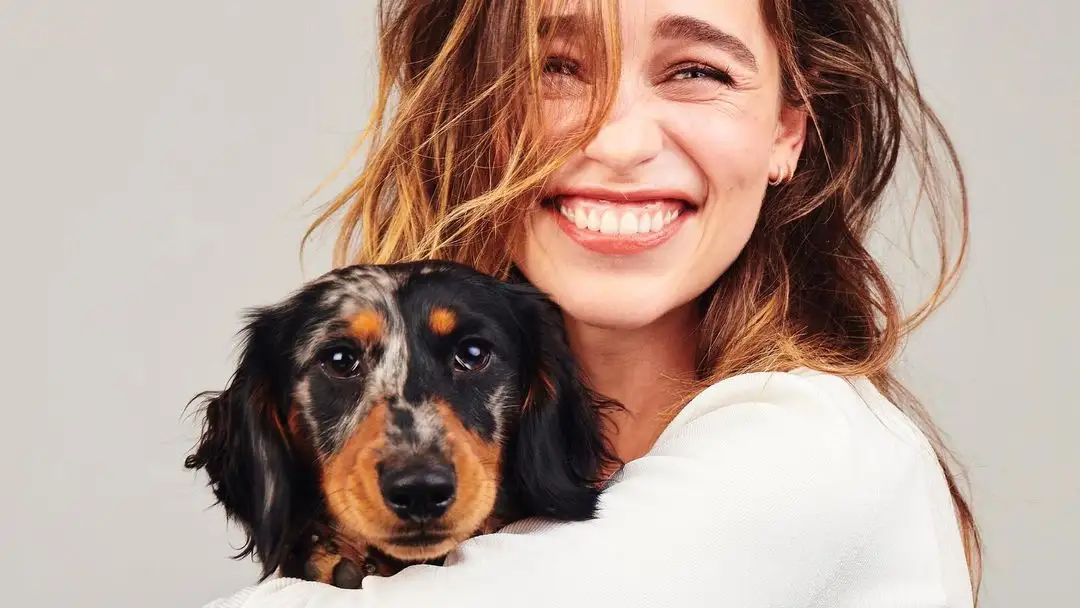 Emilia Clarke, la madre de dragones, se pone la capa para la nueva serie de Marvel Emilia Clarke, la madre de dragones, se pone la capa para la nueva serie de Marvel