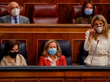 Carmen Calvo, Nadia Calviño y Yolanda Díaz en el Congreso de los Diputados