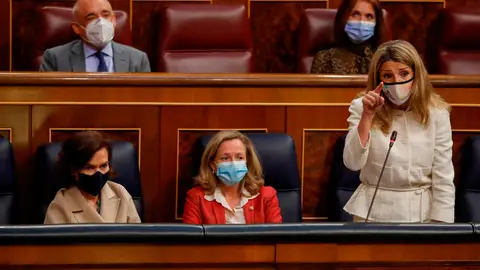 Carmen Calvo, Nadia Calviño y Yolanda Díaz en el Congreso de los Diputados Carmen Calvo, Nadia Calviño y Yolanda Díaz en el Congreso de los Diputados