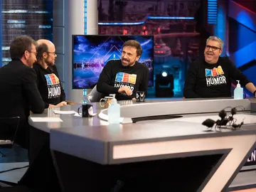 De Miguel Bosé a Mickey Mouse: las imitaciones improvisadas de José Mota, Florentino Fernández y Santiago Segura De Miguel Bosé a Mickey Mouse: las imitaciones improvisadas de José Mota, Florentino Fernández y Santiago Segura