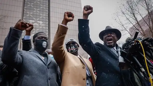 Brandon Williams Philonise Floyd y Ben Crump Brandon Williams Philonise Floyd y Ben Crump