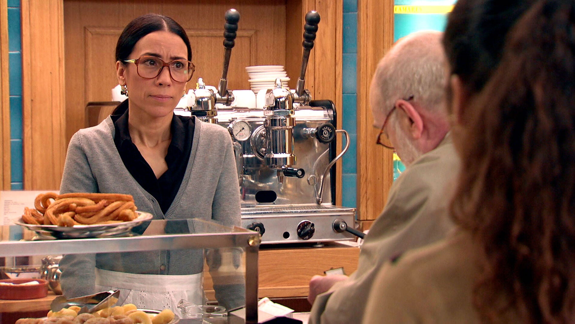 Manolita, impactada al conocer al Inspector Figueras