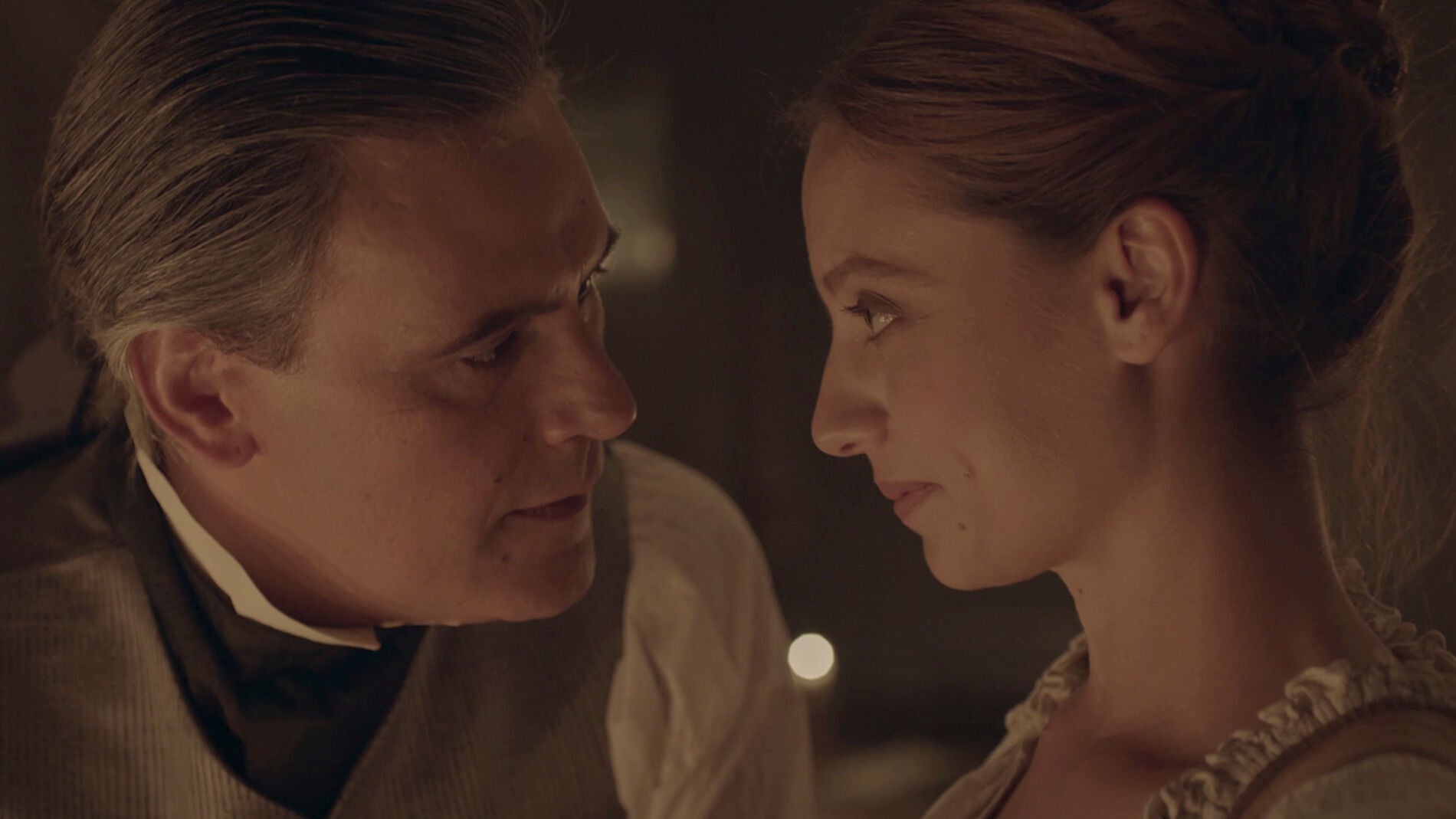 La cocina crea un momento mágico entre Diego y Clara: “Tal vez solo se trate de dejarse llevar”