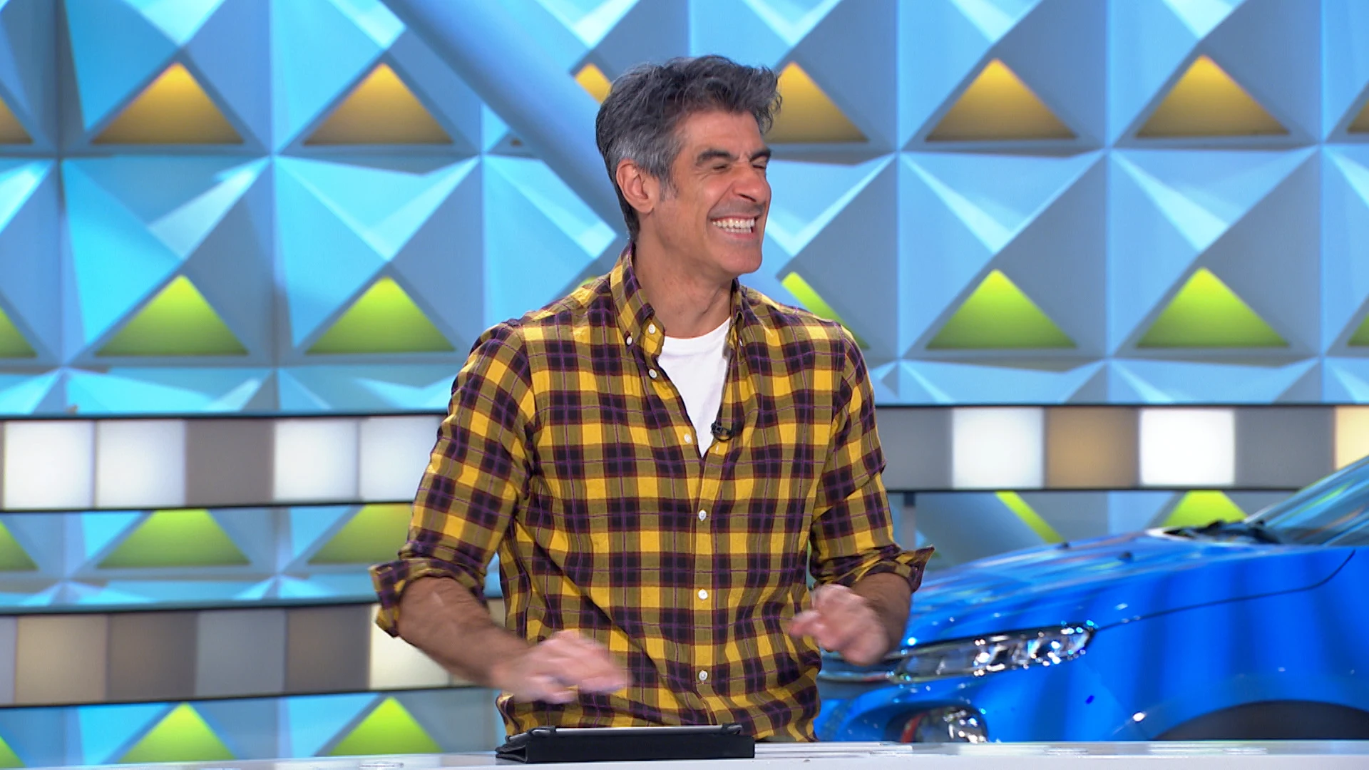 Un panel provoca las risas en Jorge Fernández, ¡no se ha podido aguantar! Un panel provoca las risas en Jorge Fernández, ¡no se ha podido aguantar!
