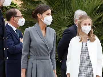 La princesa Leonor reaparece con un abrigo de la reina Letizia La princesa Leonor reaparece con un abrigo de la reina Letizia
