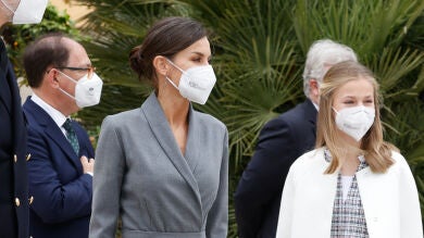 La princesa Leonor reaparece con un abrigo de la reina Letizia 