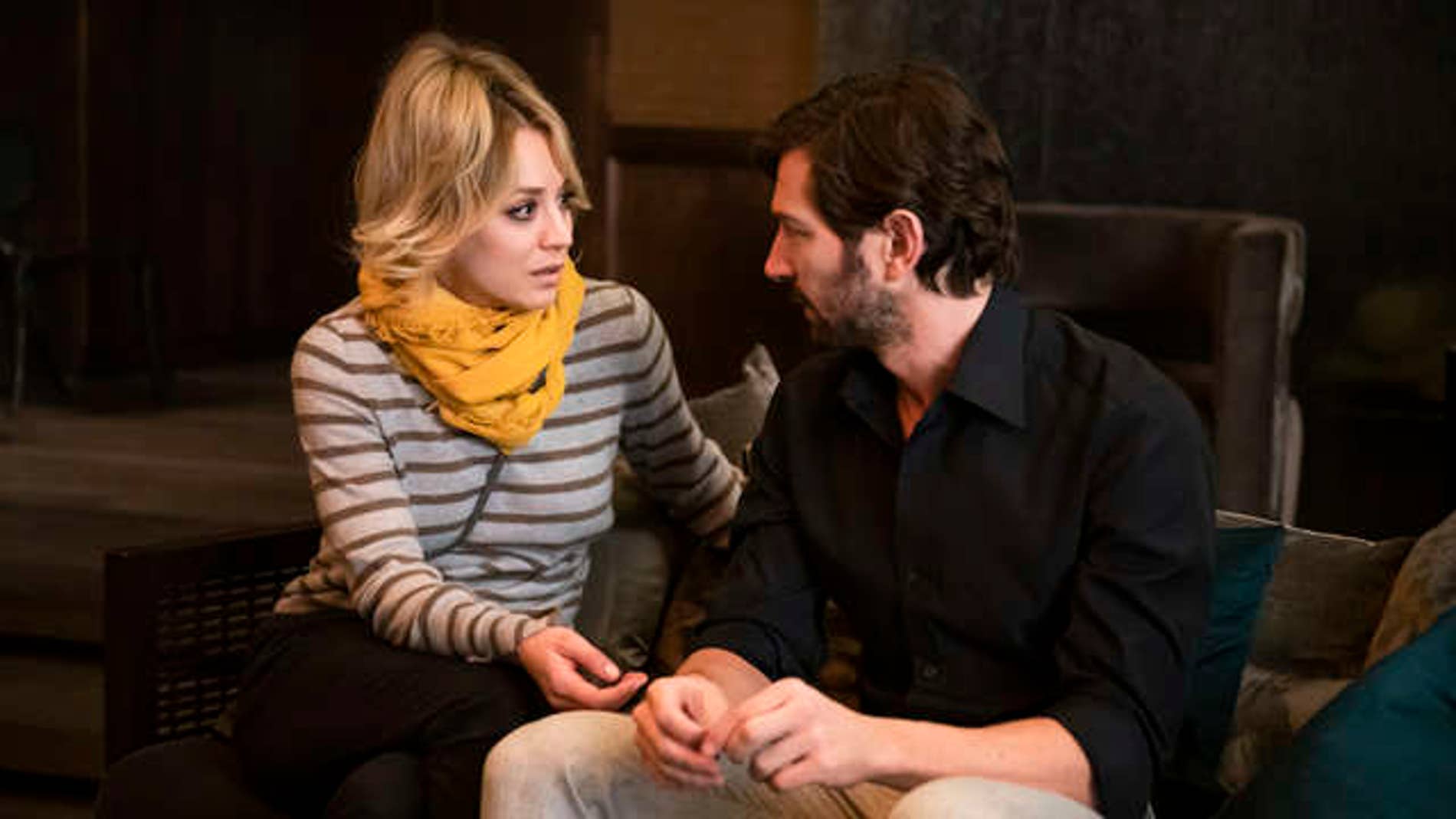 Kaley Cuoco y Michiel Huisman