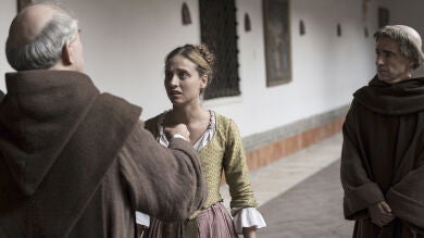 Un gran golpe de realidad para Clara: su padre está vivo y oculto en el convento