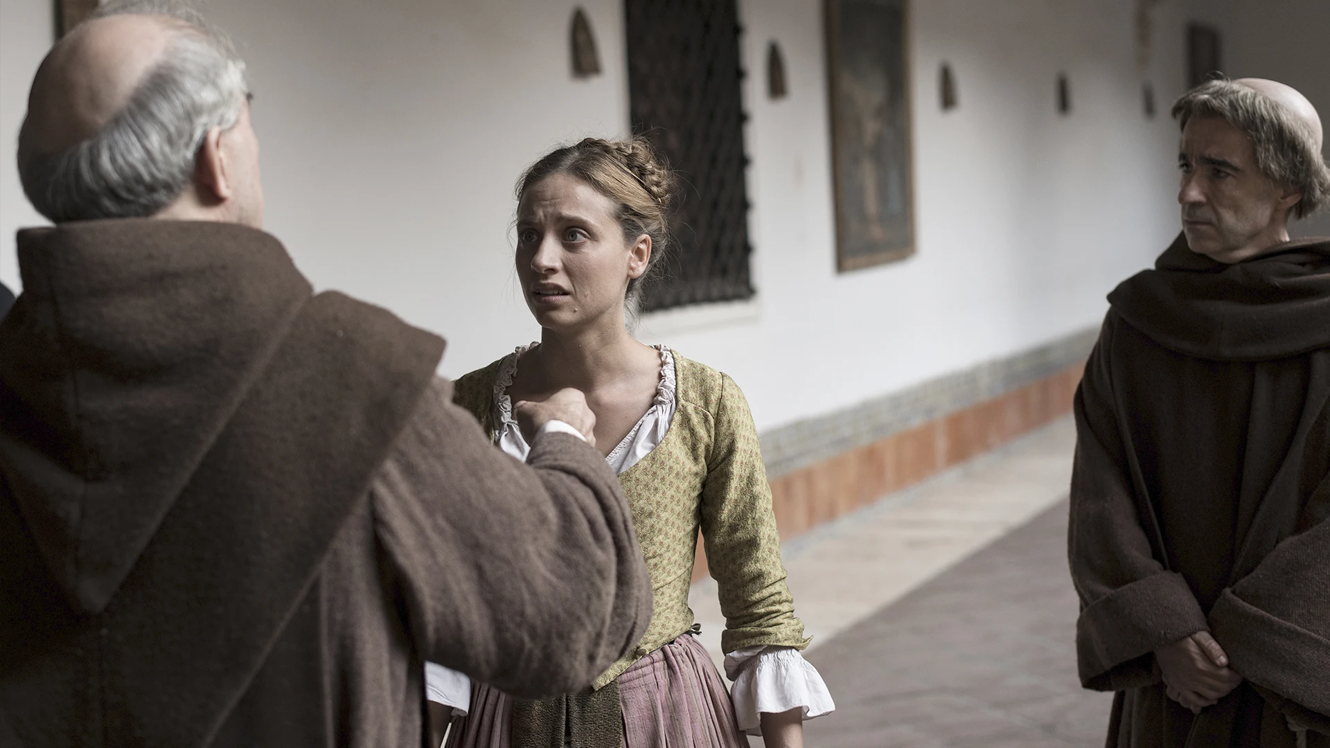 Un gran golpe de realidad para Clara: su padre está vivo y oculto en el convento Un gran golpe de realidad para Clara: su padre está vivo y oculto en el convento