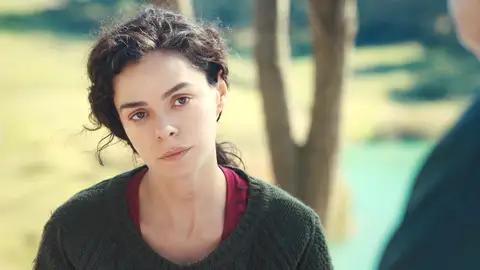 Mujer: Tras las muerte de Sarp y Hatice, ¿qué pasará con Bahar? ¡Ponte al día en sólo dos minutos! Mujer: Tras las muerte de Sarp y Hatice, ¿qué pasará con Bahar? ¡Ponte al día en sólo dos minutos!