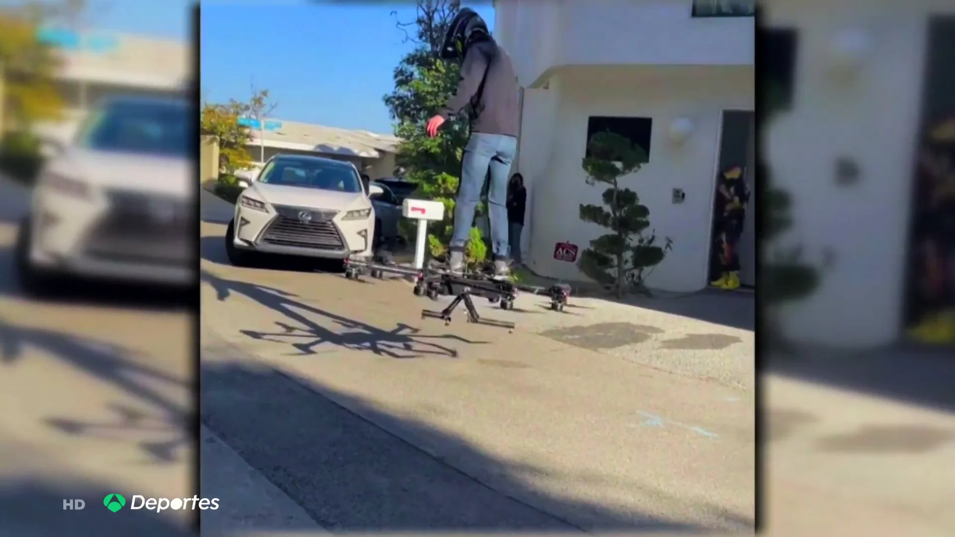 Inventan el dron 'porta personas' y lo estrenan con éxito en Los Ángeles Inventan el dron 'porta personas' y lo estrenan con éxito en Los Ángeles