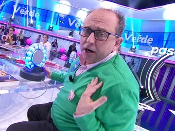 ¡Luis de Lama se cuela en el duelo entre Javier y Pablo! Una canción evoca su recuerdo en ‘Pasapalabra’ ¡Luis de Lama se cuela en el duelo entre Javier y Pablo! Una canción evoca su recuerdo en ‘Pasapalabra’