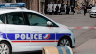 Un coche de la polic&iacute;a francesa en una foto de archivo