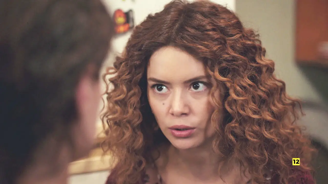 Avance de 'Mujer': Sirin vuelve a provocar a Bahar y apunta a Arif