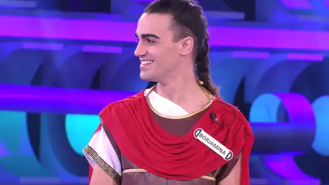¡Ave, Borja! Aparece disfrazado como un legionario romano en ‘¡Ahora caigo!’ ¡Ave, Borja! Aparece disfrazado como un legionario romano en ‘¡Ahora caigo!’