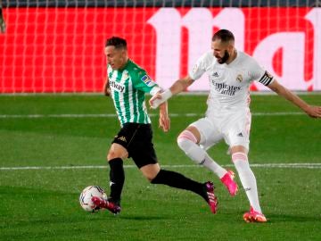 Un Real Madrid sin ideas se deja dos puntos ante el Betis y pierde comba en la Liga