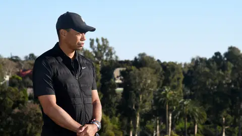 Tiger Woods publica una foto en muletas Tiger Woods publica una foto en muletas