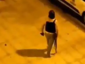 Detienen a un hombre armado con un kalashnikov y una pistola por amenazar a varios vecinos Detienen a un hombre armado con un kalashnikov y una pistola por amenazar a varios vecinos