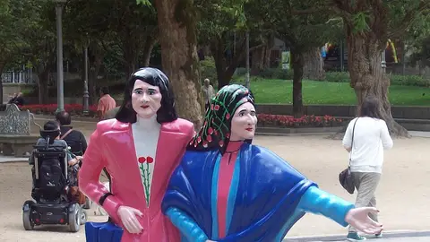 Estatuas de 'Las dos Marías' Estatuas de 'Las dos Marías'