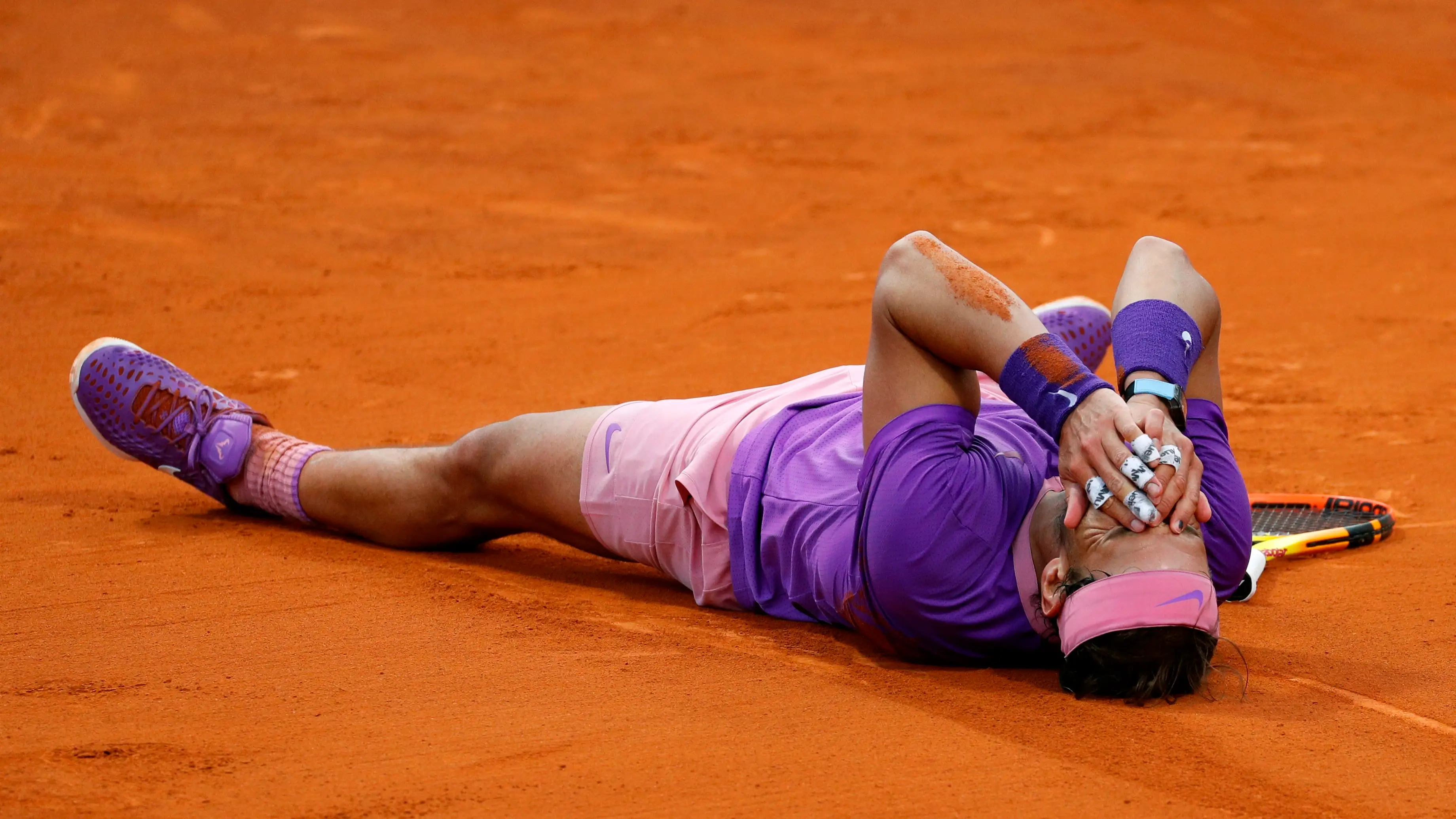 Nadal supera a Tsitsipas en una final epica de 3 horas y media y gana su 12º Conde de Godó Nadal supera a Tsitsipas en una final epica de 3 horas y media y gana su 12º Conde de Godó