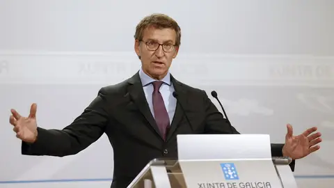 El presidente de la Xunta, Alberto Núñez Feijóo, durante la rueda de prensa que ofreció tras la reunión del consello, esta mañana en Santiago de Compostela El presidente de la Xunta, Alberto Núñez Feijóo, durante la rueda de prensa que ofreció tras la reunión del consello, esta mañana en Santiago de Compostela