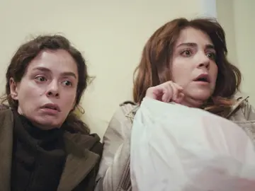 Bahar y Ceyda, víctimas de una redada por el negocio de Bersan en 'Mujer' Bahar y Ceyda, víctimas de una redada por el negocio de Bersan en 'Mujer'