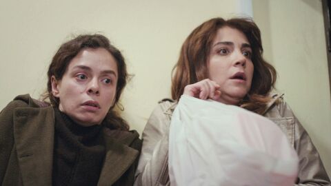 Bahar y Ceyda, víctimas de una redada por el negocio de Bersan en 'Mujer'