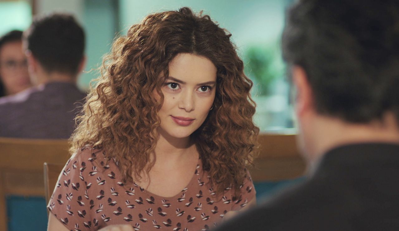 ¡Sirin cena a solas con Arif! Intimar con él, su nueva trampa en 'Mujer' ¡Sirin cena a solas con Arif! Intimar con él, su nueva trampa en 'Mujer'