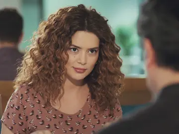 ¡Sirin cena a solas con Arif! Intimar con él, su nueva trampa en 'Mujer' ¡Sirin cena a solas con Arif! Intimar con él, su nueva trampa en 'Mujer'