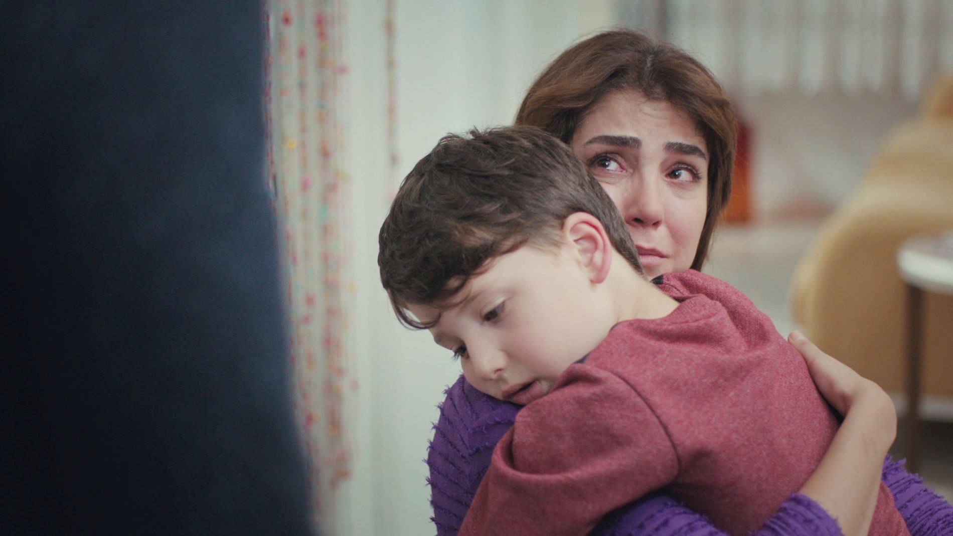 Emre amenaza con separar a Ceyda de Arda en 'Mujer'