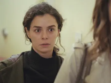 Un golpe de suerte salva a Bahar y Ceyda de ser detenidas en 'Mujer' Un golpe de suerte salva a Bahar y Ceyda de ser detenidas en 'Mujer'