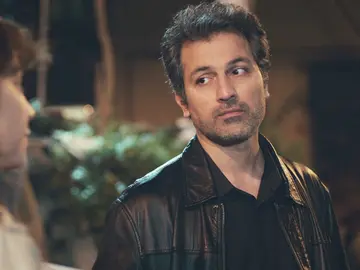 La nueva actitud de Arif hacia Sirin desconcierta a Bahar y a Ceyda en 'Mujer' La nueva actitud de Arif hacia Sirin desconcierta a Bahar y a Ceyda en 'Mujer'