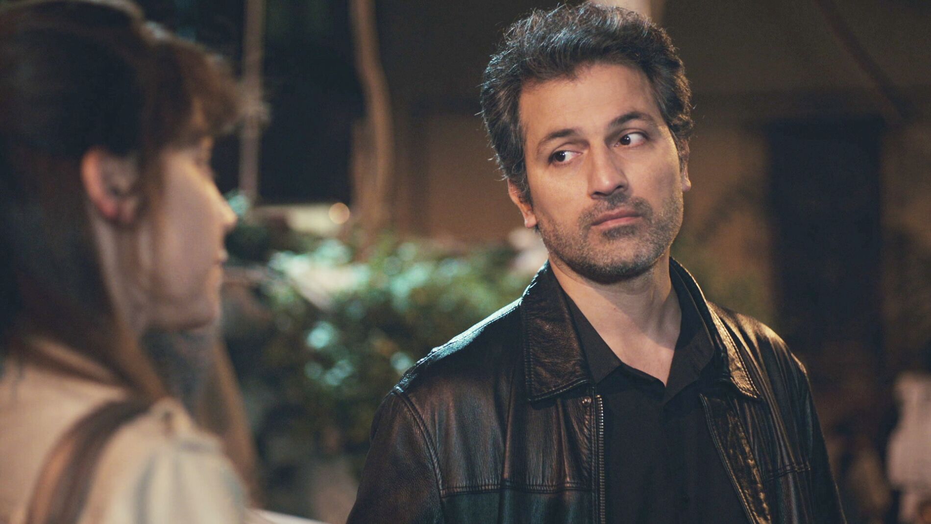 La nueva actitud de Arif hacia Sirin desconcierta a Bahar y a Ceyda en 'Mujer'