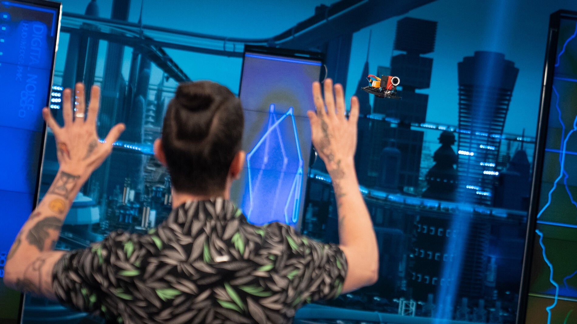 El espectacular tour de Marron por las instalaciones de 'El Hormiguero 3.0' con un minidrone