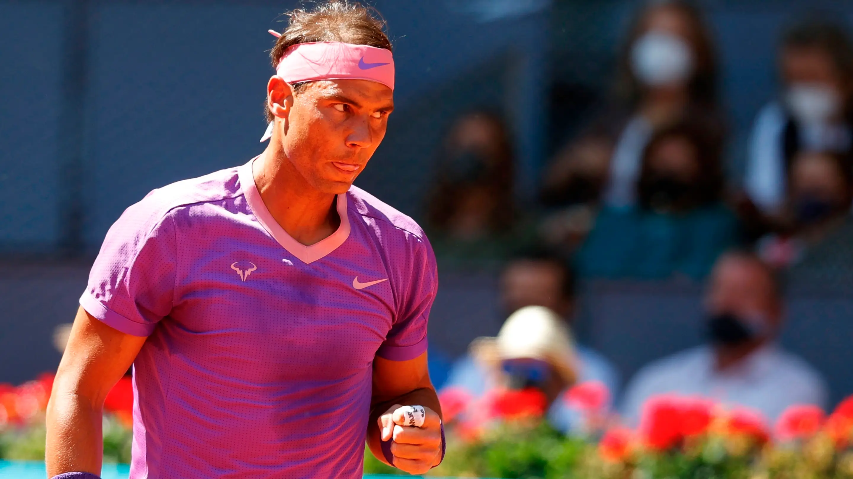 Rafa Nadal no da opciones a Carlos Alcaraz y avanza en el Mutua Madrid Open Rafa Nadal no da opciones a Carlos Alcaraz y avanza en el Mutua Madrid Open