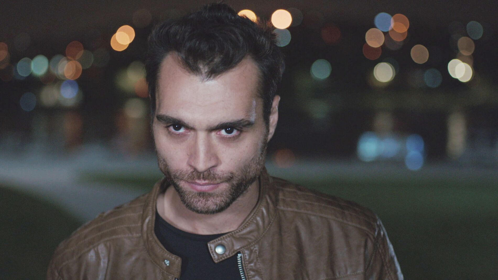 Cem da un ultim&aacute;tum a Bersan, Bahar y Ceyda tras la redada 