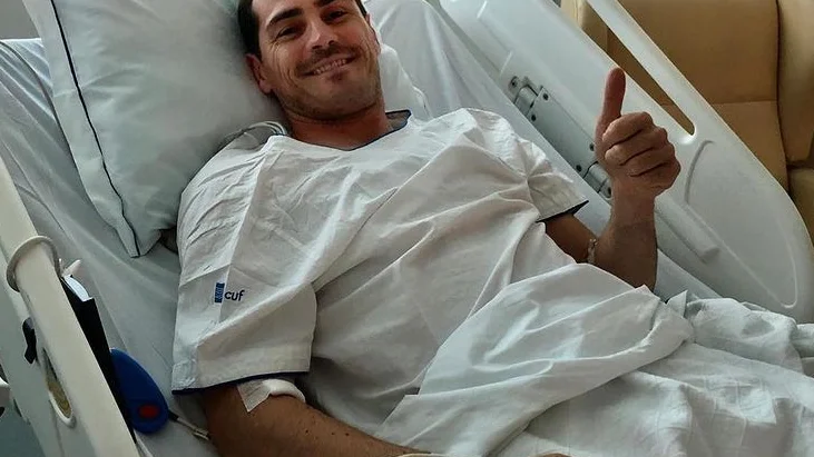 Iker Casillas en el hospital tras su infarto de miocardio Iker Casillas en el hospital tras su infarto de miocardio