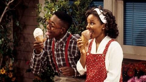 Steve Urkel y Myra Monkhouse en 'Cosas de casas'
